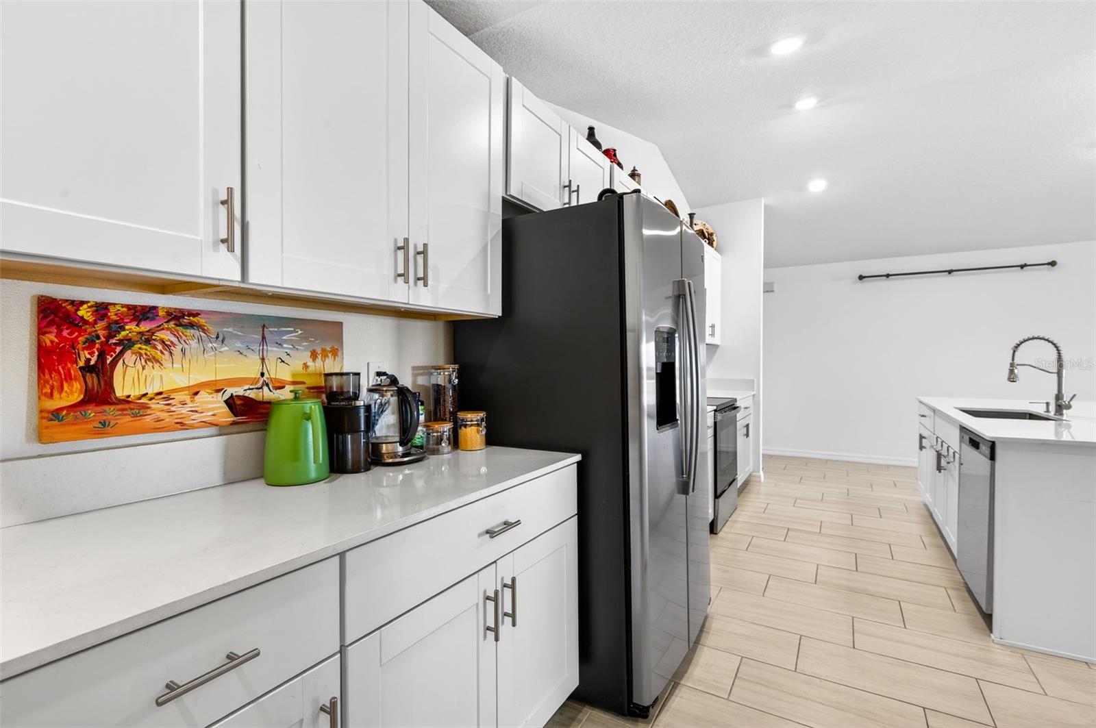 Image 27 of 51 For 15217 Zircon Red Drive