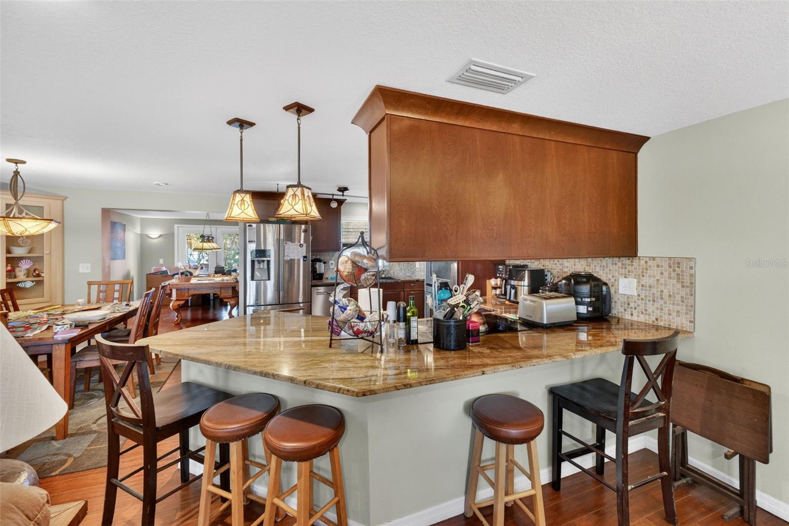 Listing photo id 15 for 6724 Amundson Street