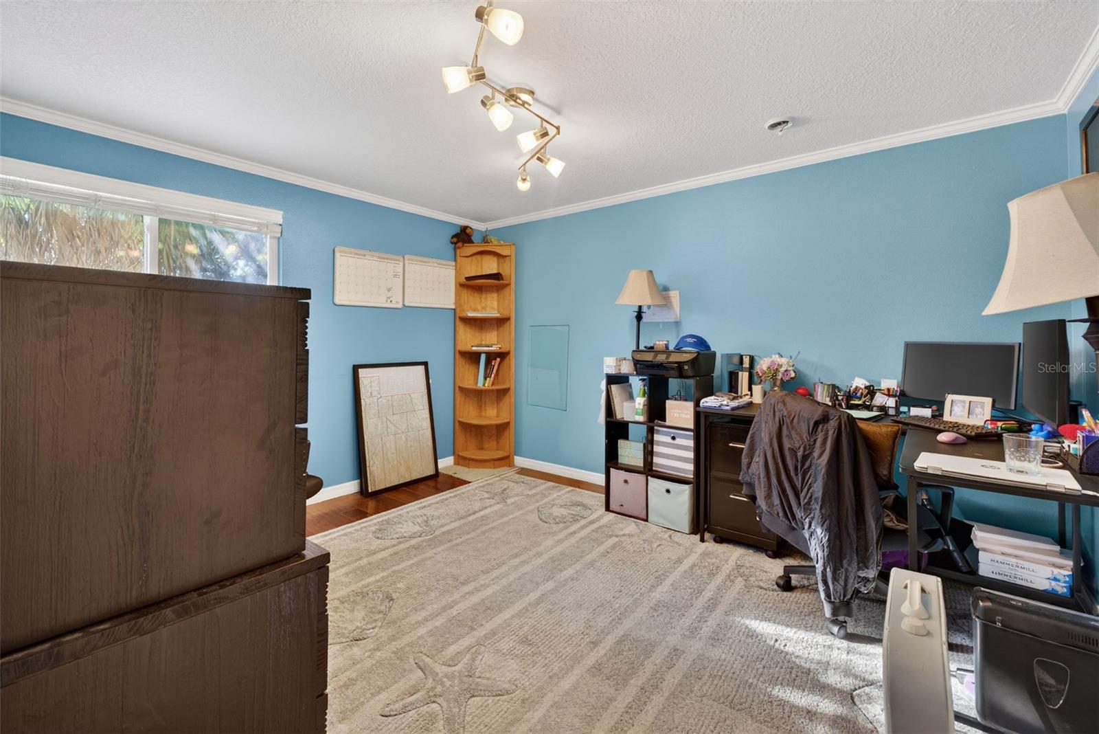 Listing photo id 20 for 6724 Amundson Street