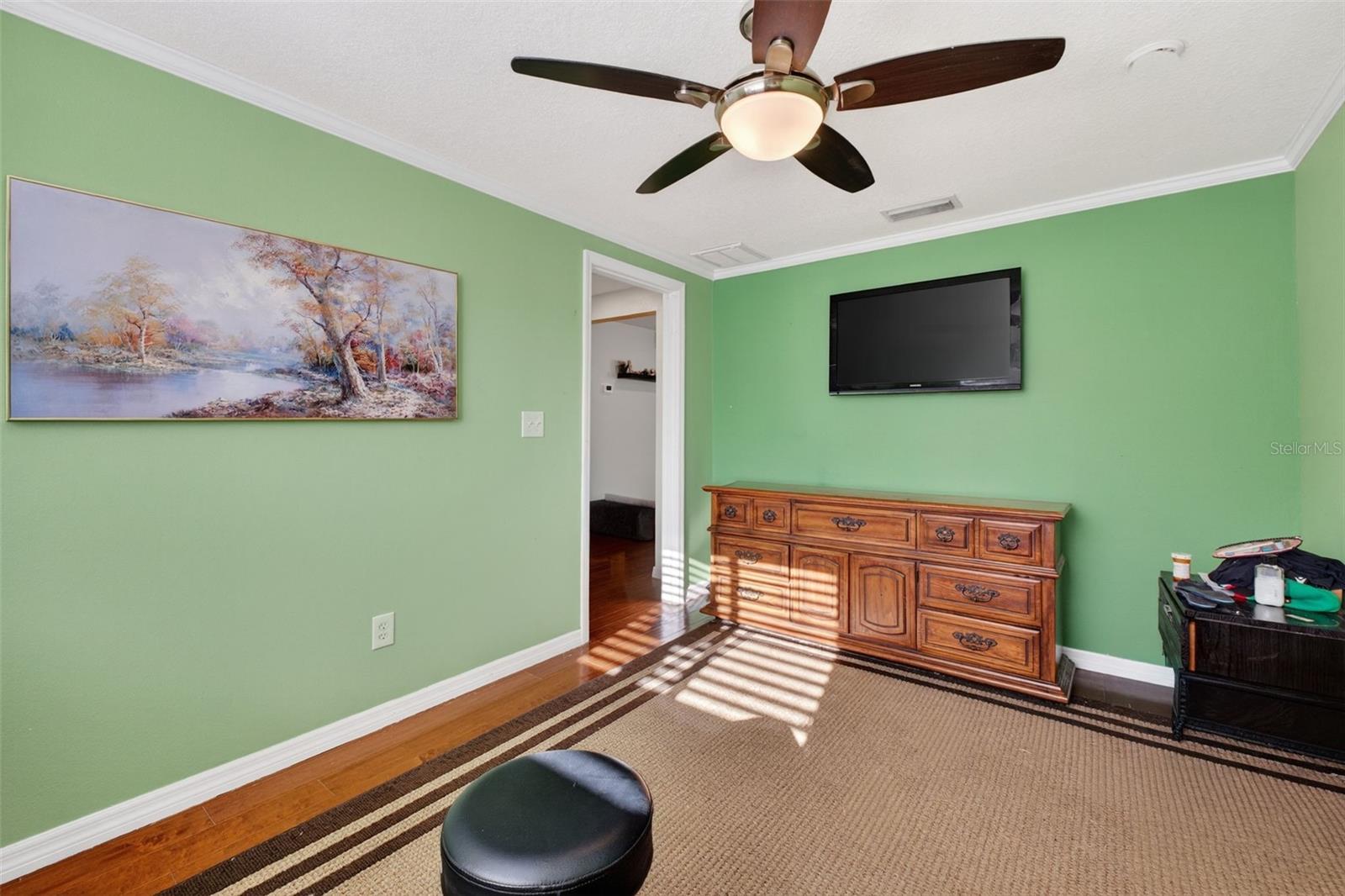 Listing photo id 26 for 6724 Amundson Street