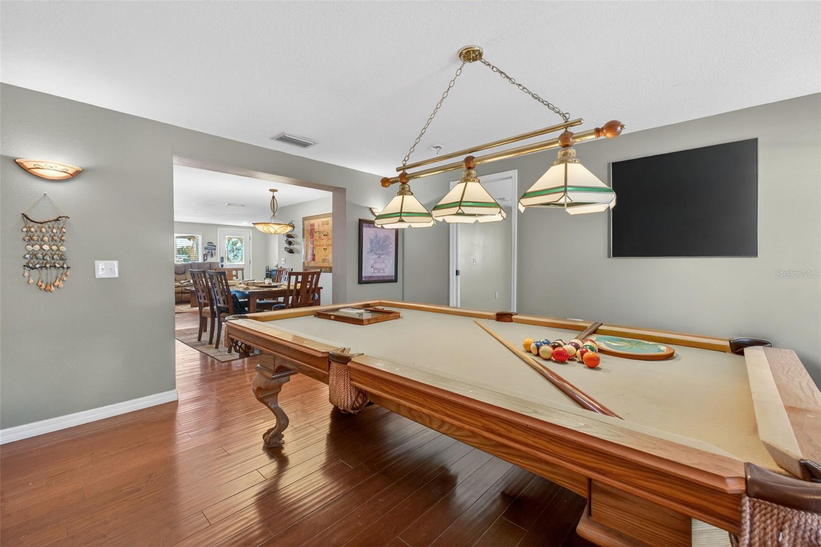 Listing photo id 30 for 6724 Amundson Street