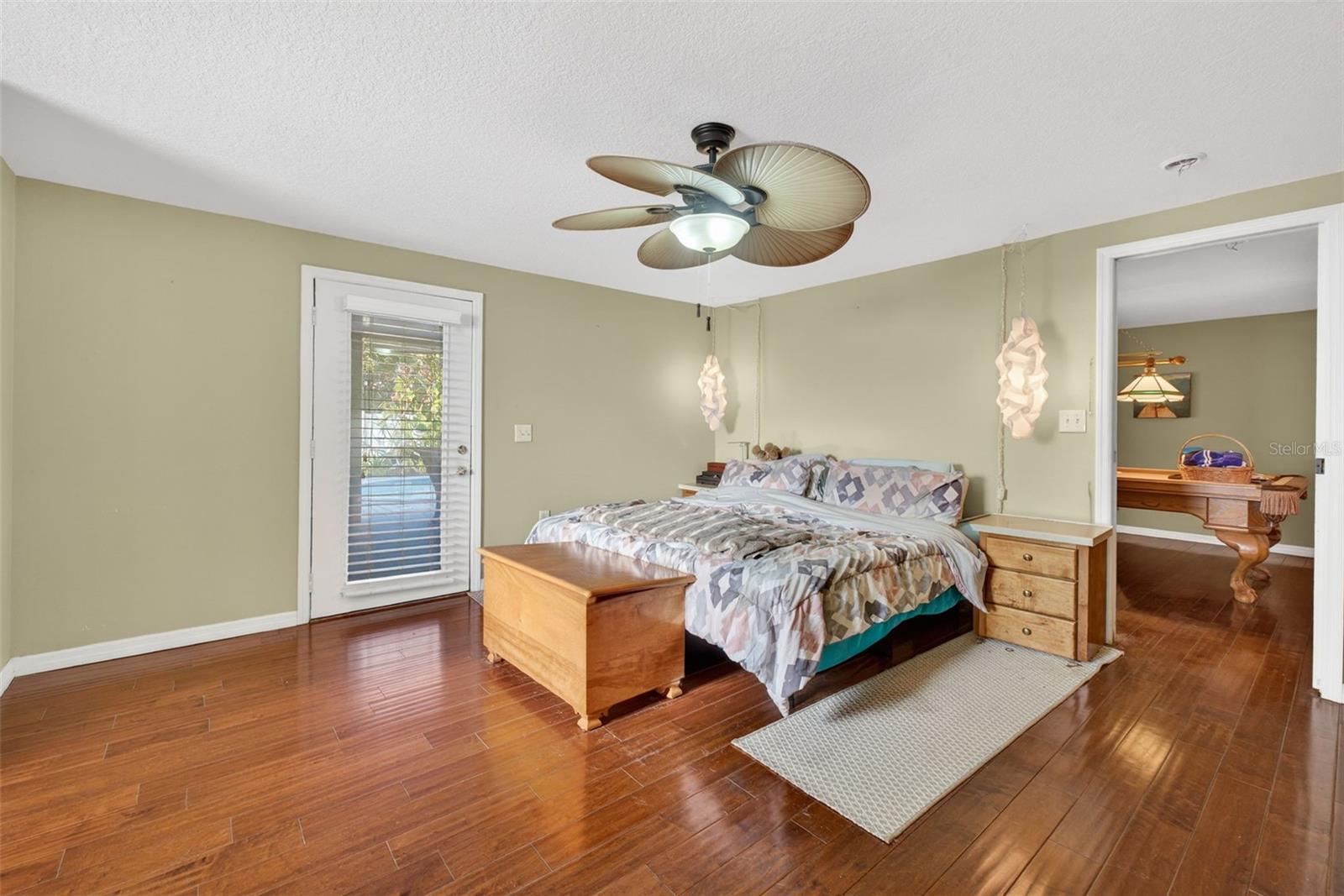 Listing photo id 33 for 6724 Amundson Street