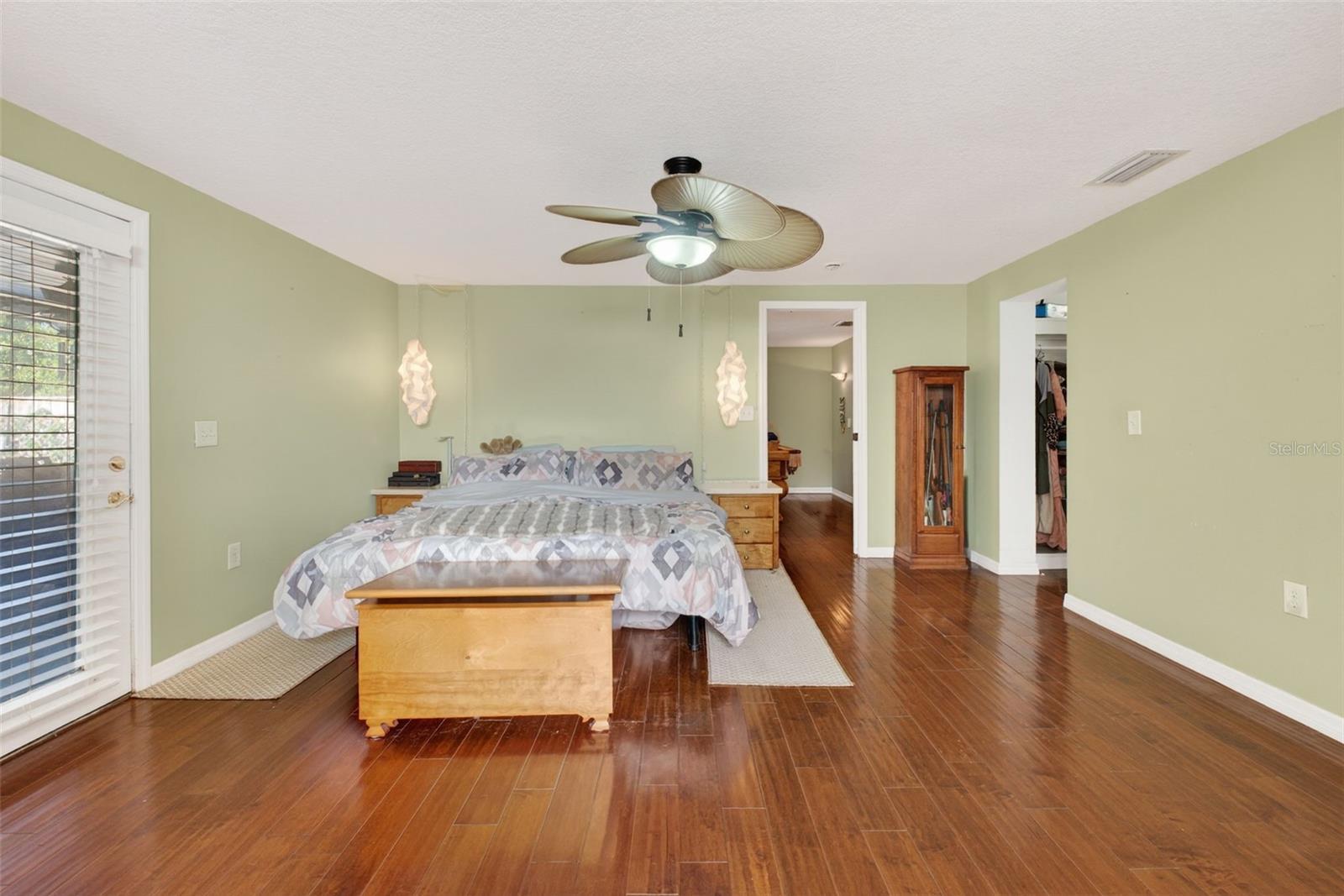 Listing photo id 34 for 6724 Amundson Street