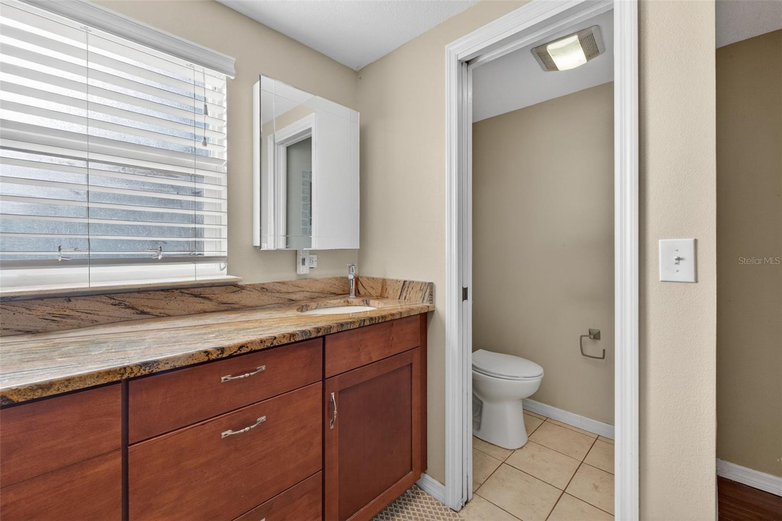 Listing photo id 39 for 6724 Amundson Street