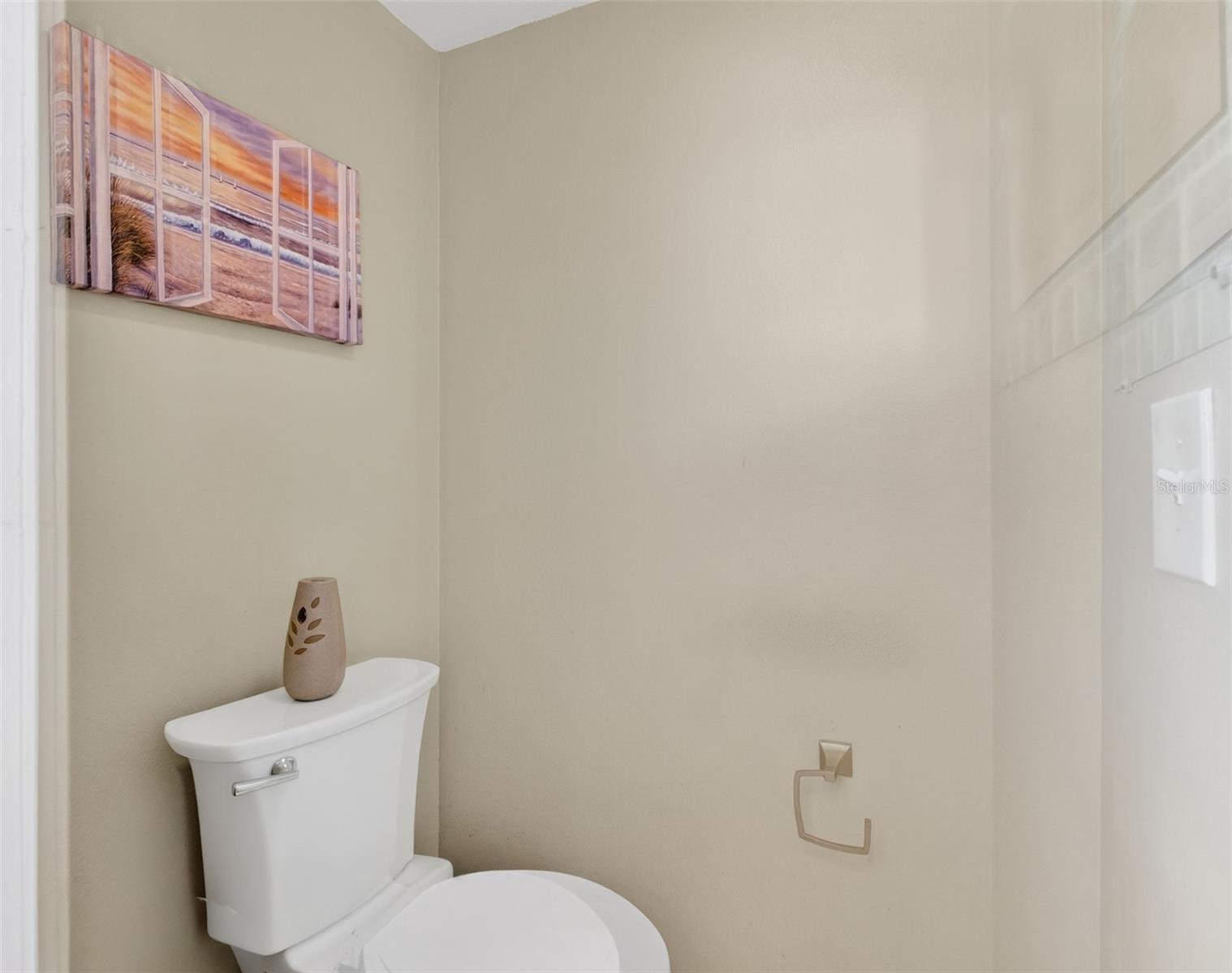 Listing photo id 40 for 6724 Amundson Street