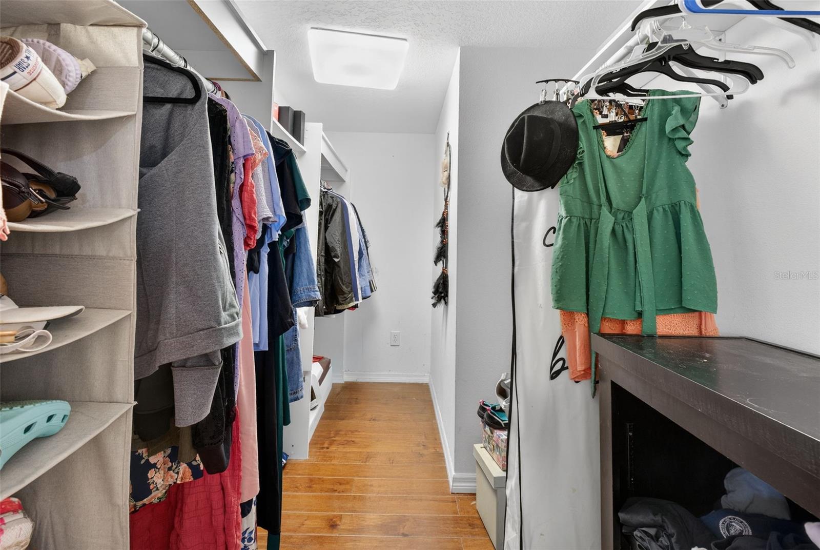 Listing photo id 42 for 6724 Amundson Street