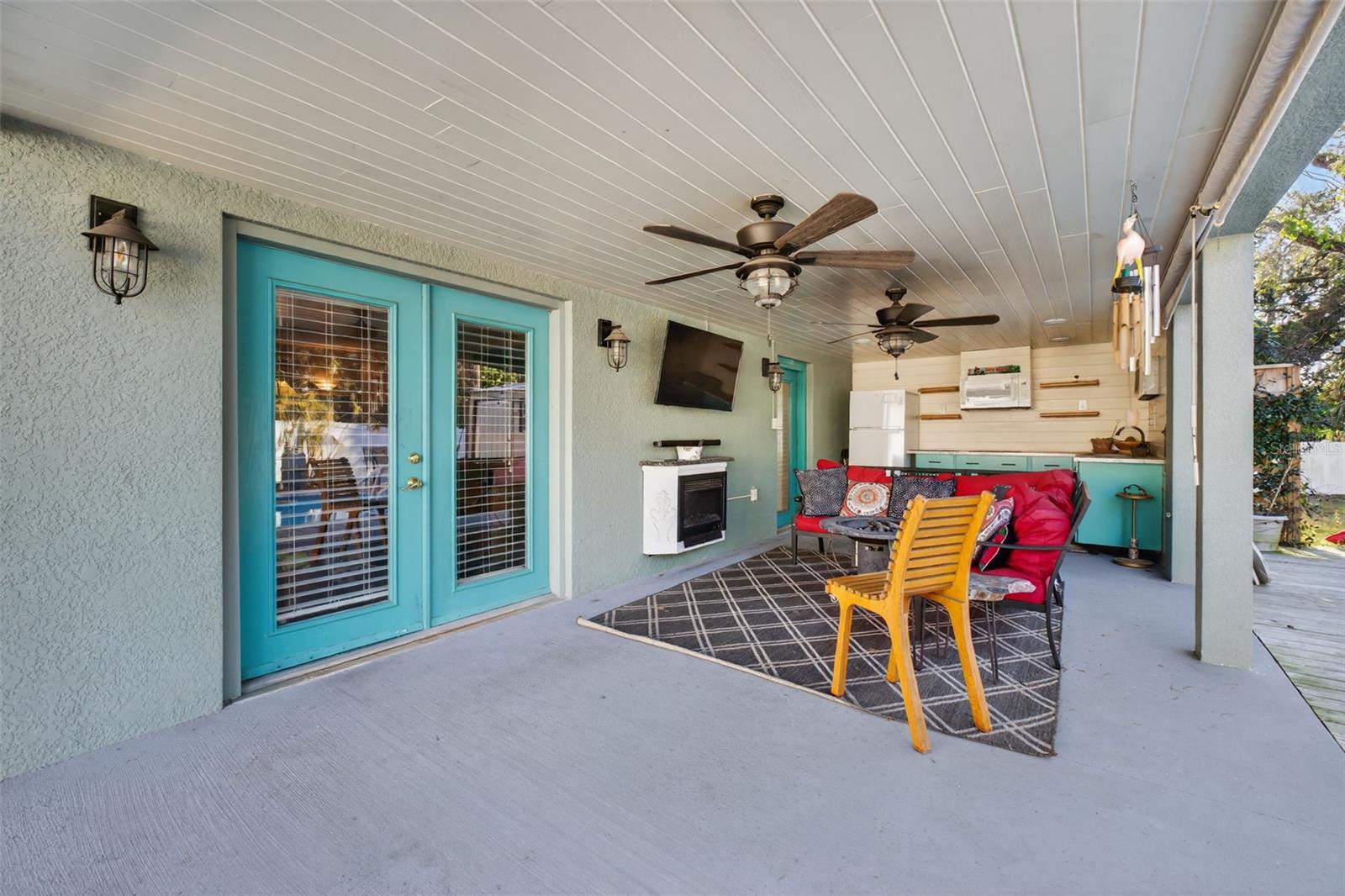 Listing photo id 45 for 6724 Amundson Street