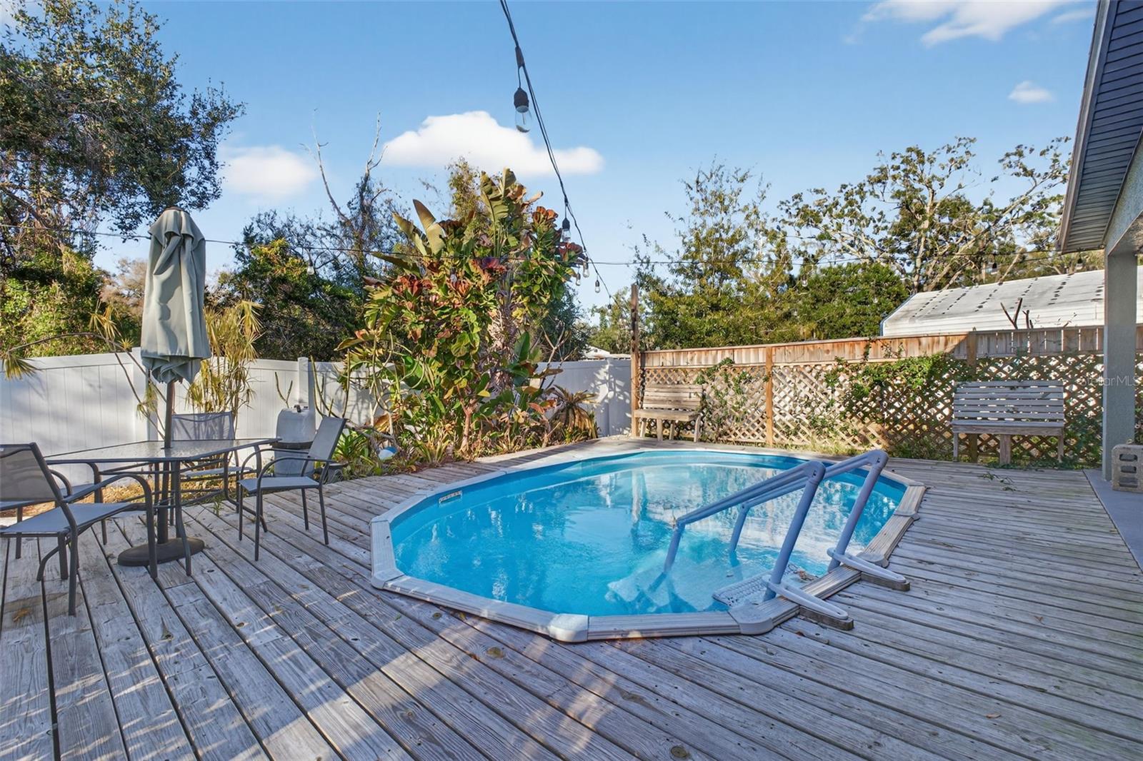 Listing photo id 50 for 6724 Amundson Street