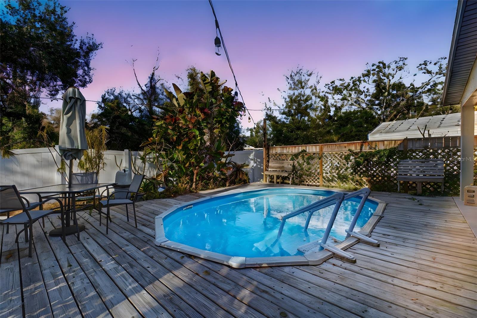 Listing photo id 51 for 6724 Amundson Street