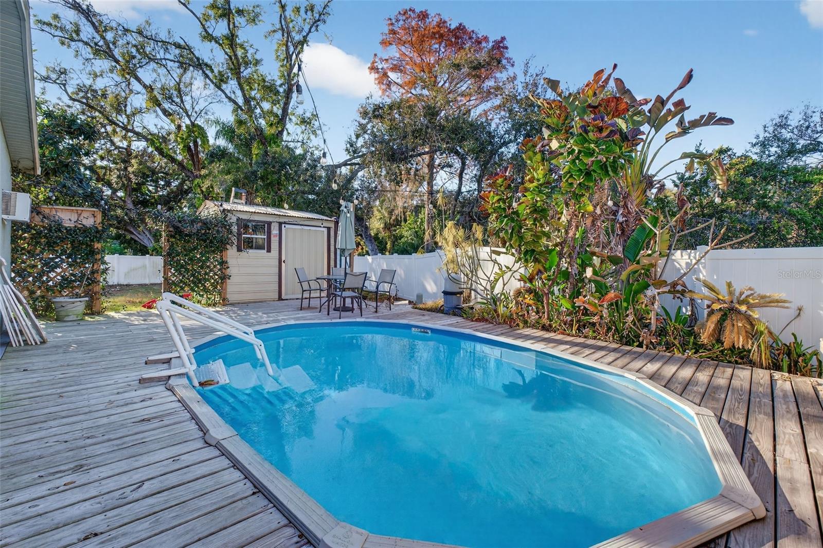 Listing photo id 52 for 6724 Amundson Street