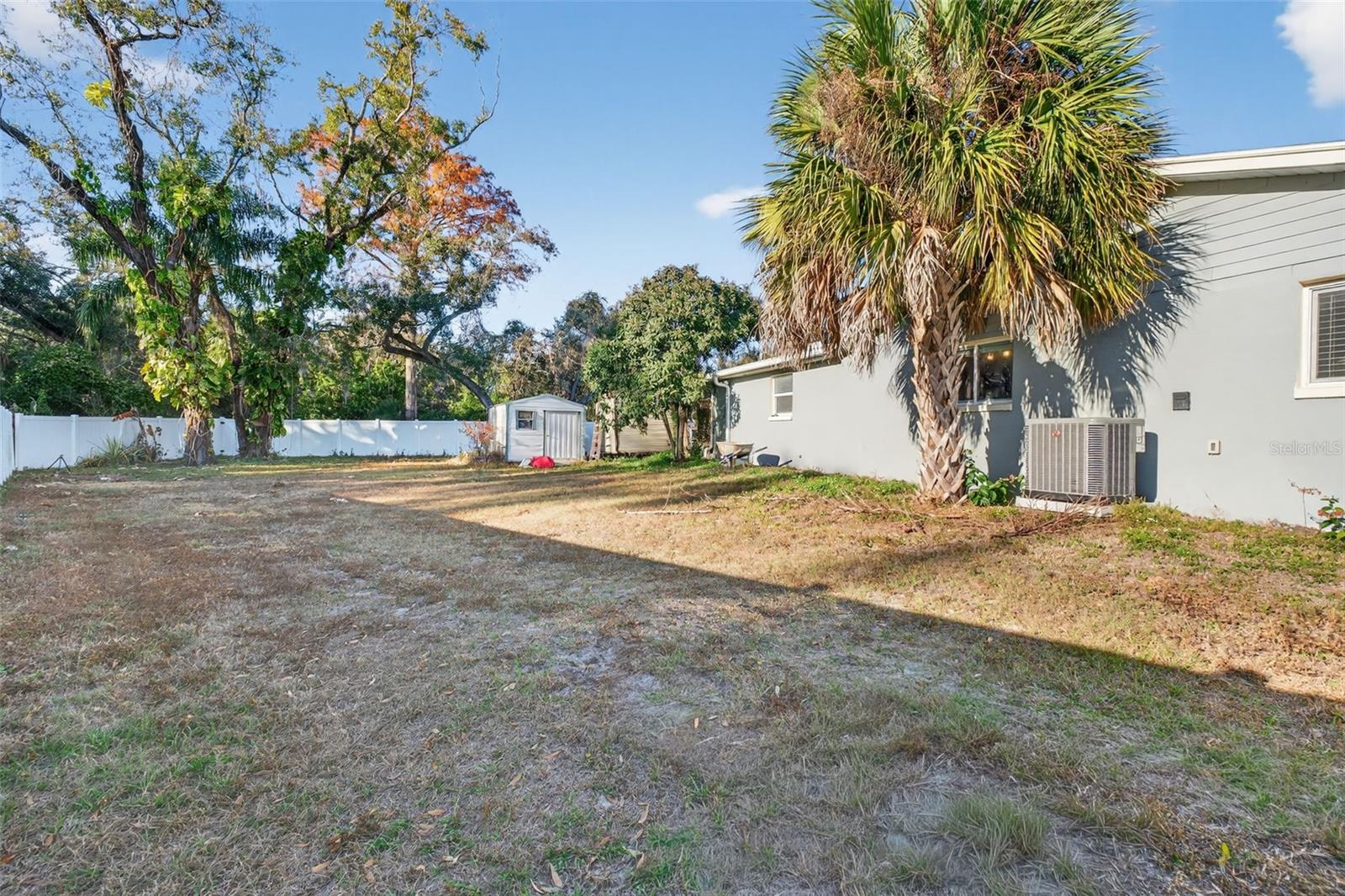 Listing photo id 55 for 6724 Amundson Street