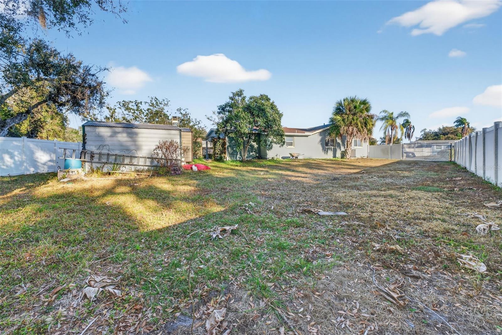 Listing photo id 56 for 6724 Amundson Street