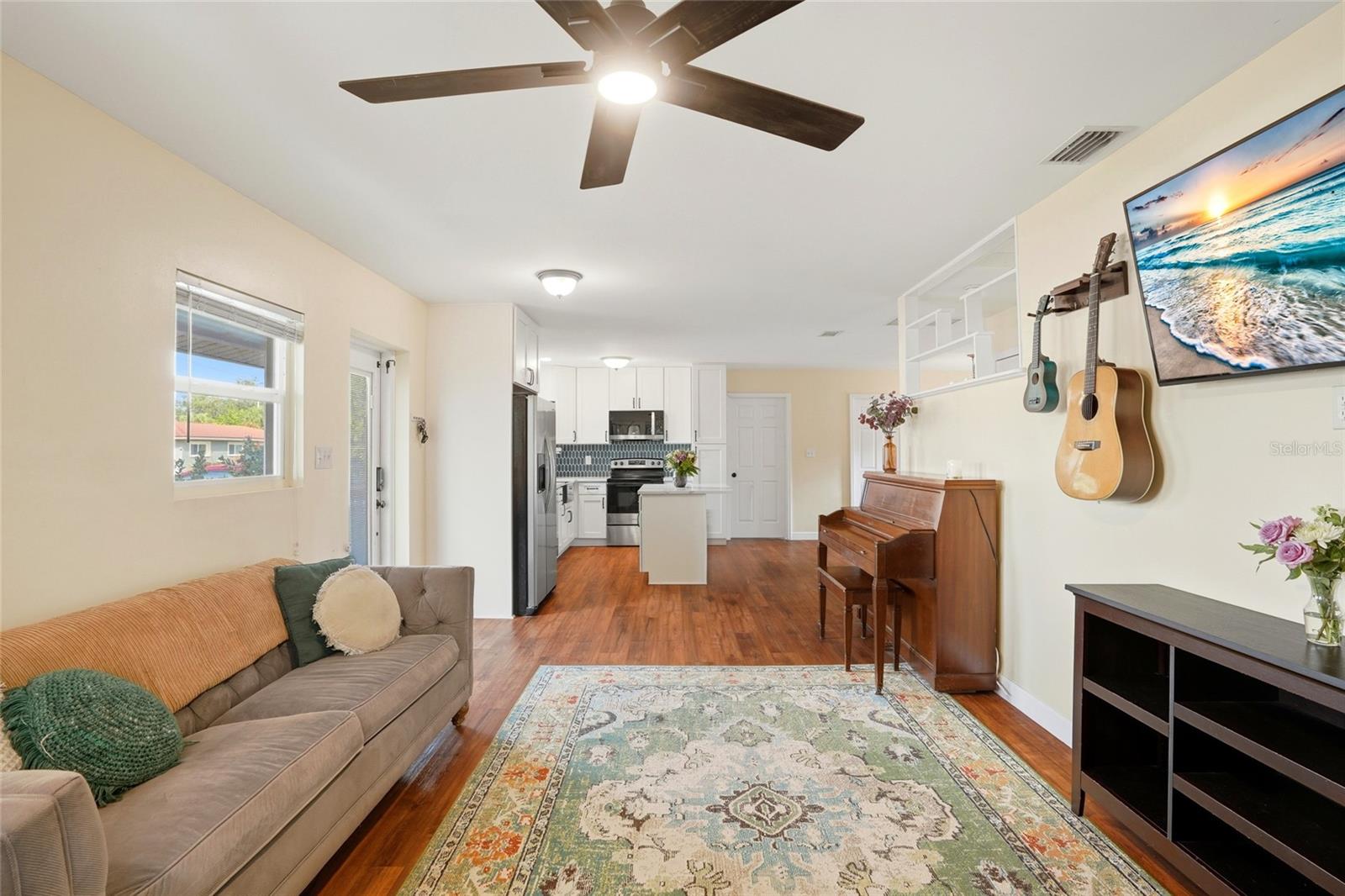 Image 15 of 40 For 5517 Pershing Street Ne