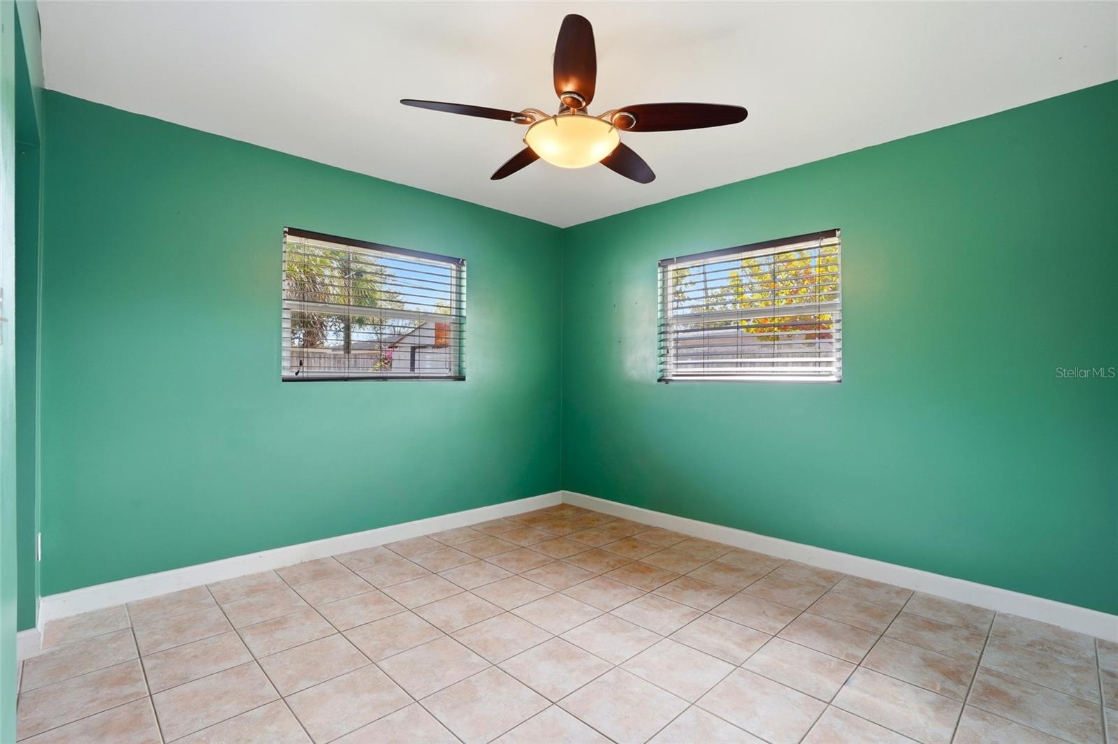 Image 21 of 40 For 5517 Pershing Street Ne