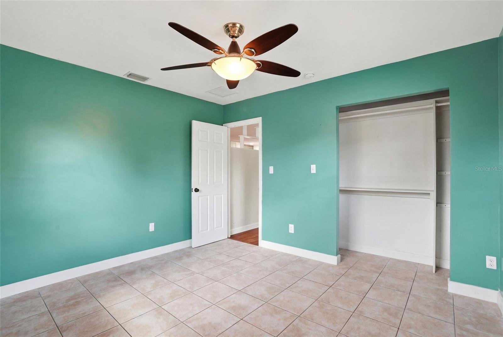 Image 22 of 40 For 5517 Pershing Street Ne