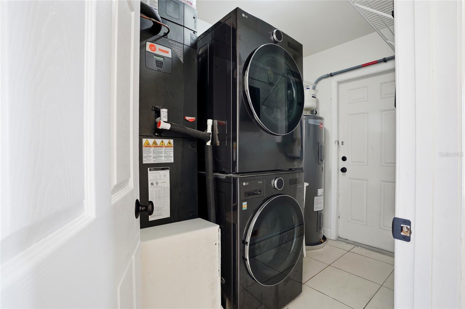 Image 24 of 40 For 5517 Pershing Street Ne