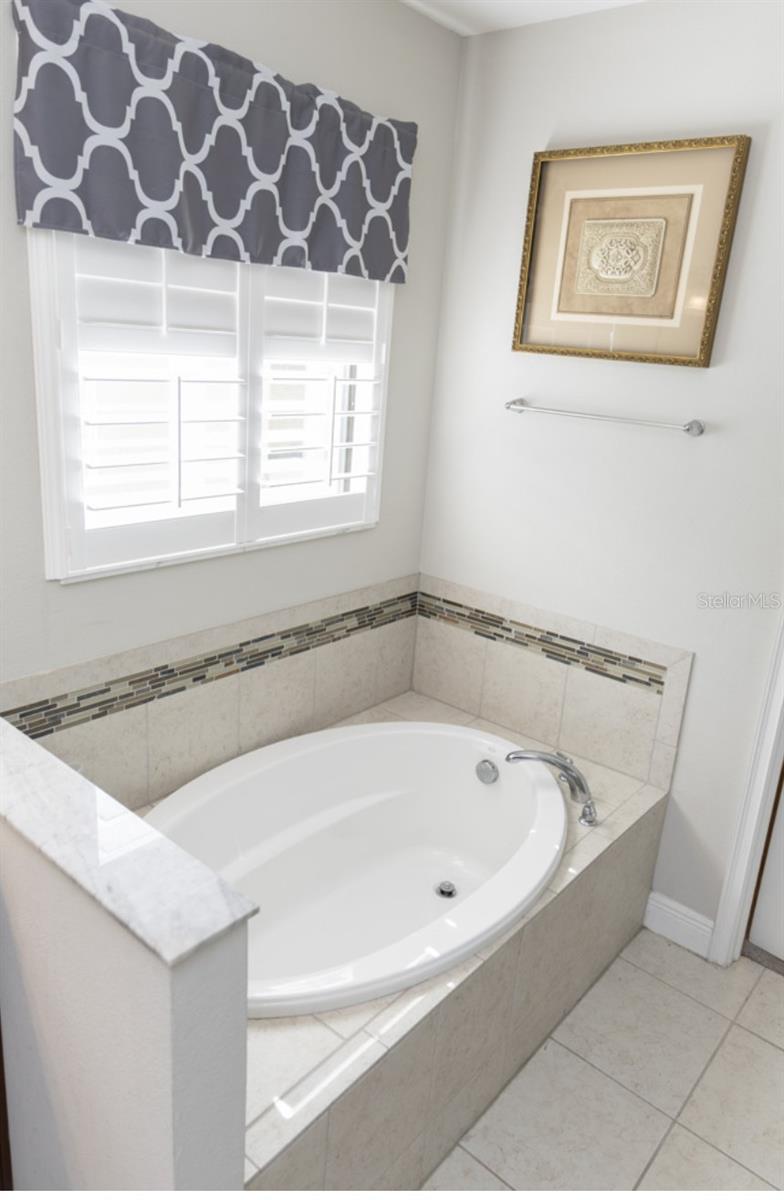 Image 13 of 29 For 1216 Old Windsor Way