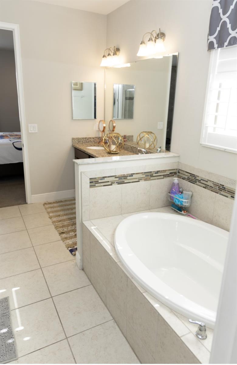 Image 14 of 29 For 1216 Old Windsor Way