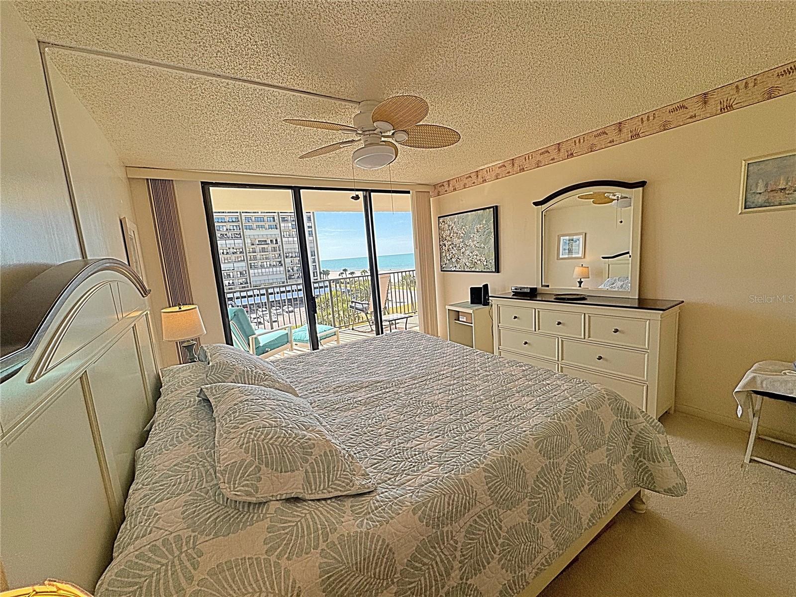 Image 25 of 48 For 1460 Gulf Boulevard 411