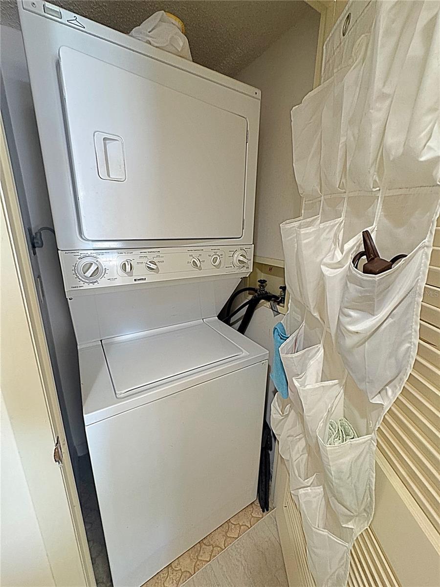 Image 26 of 48 For 1460 Gulf Boulevard 411