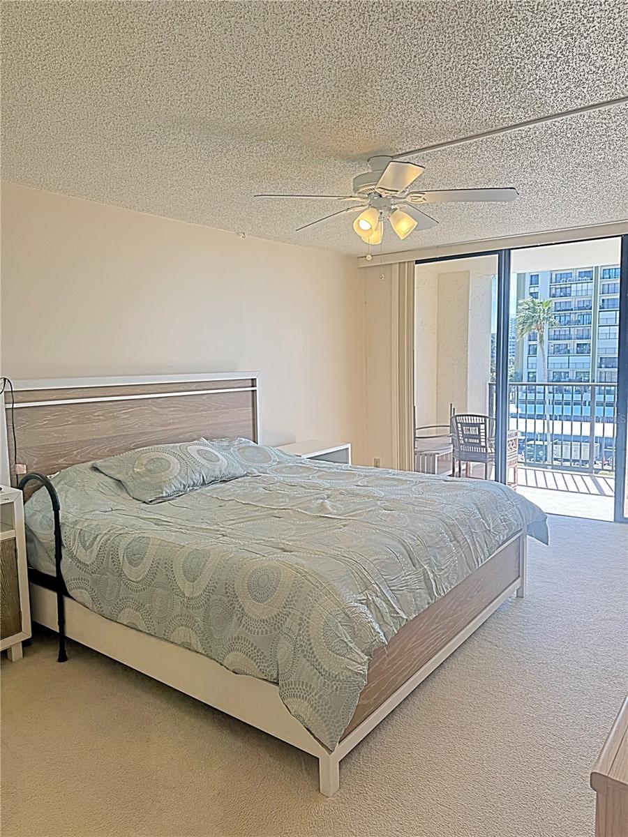 Image 30 of 48 For 1460 Gulf Boulevard 411