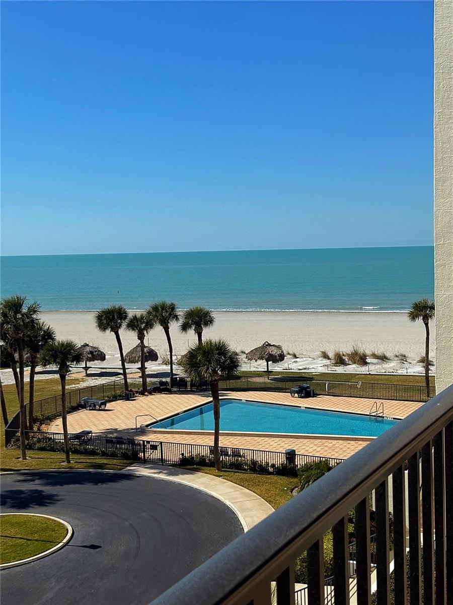 Image 5 of 48 For 1460 Gulf Boulevard 411