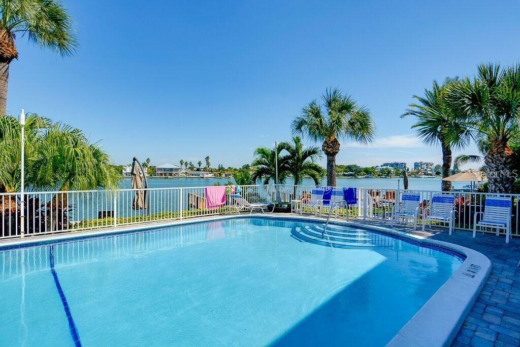 Image 13 of 56 For 10265 Gulf Boulevard A301