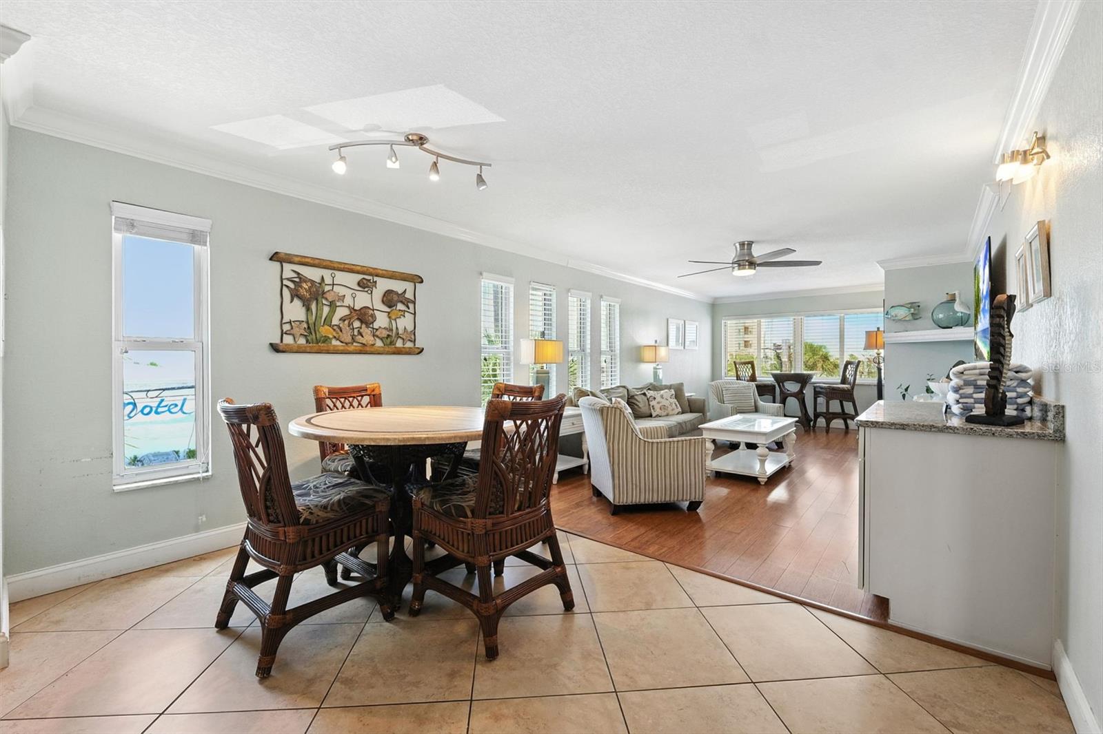 Image 35 of 56 For 10265 Gulf Boulevard A301