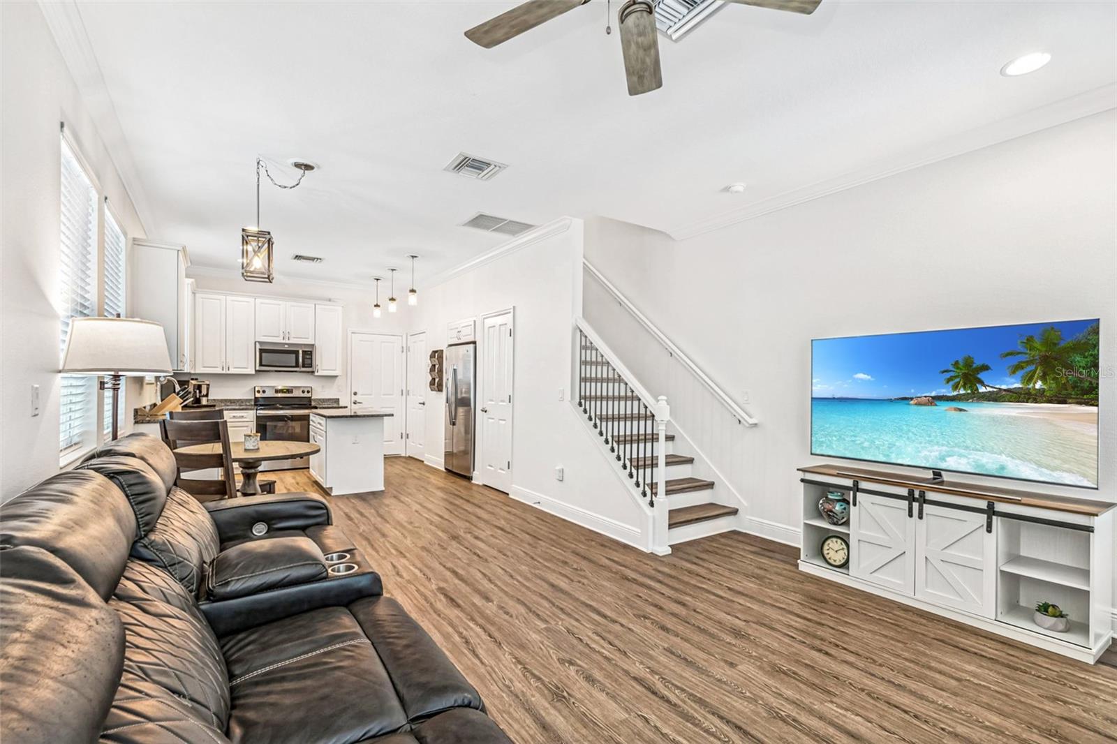 Image 9 of 69 For 638 Jetstar Lane