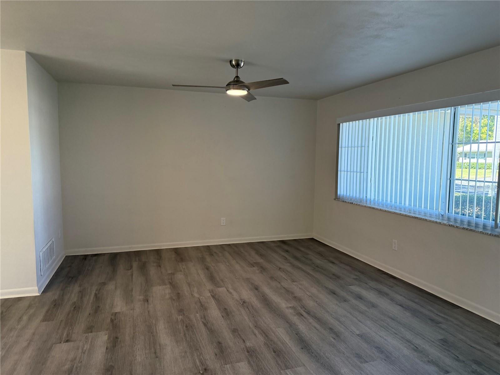 Image 3 of 44 For 2077 Envoy Court