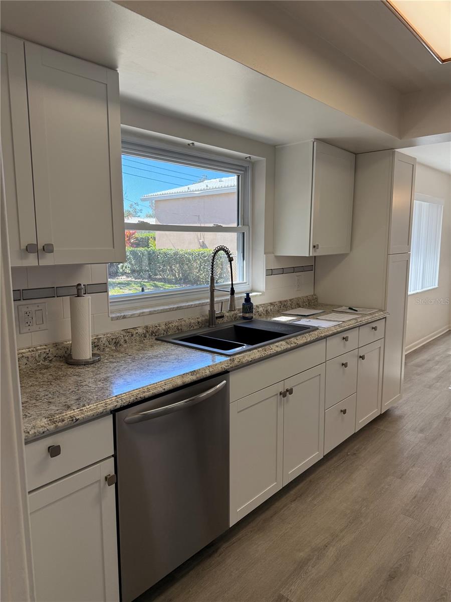 Image 31 of 44 For 2077 Envoy Court