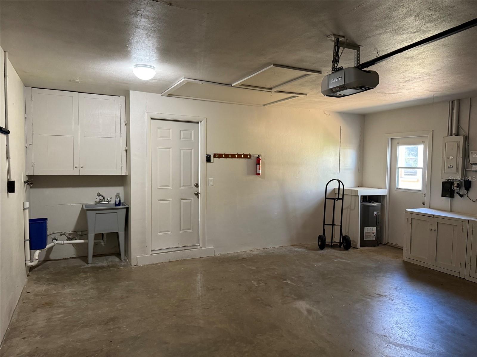 Image 38 of 44 For 2077 Envoy Court