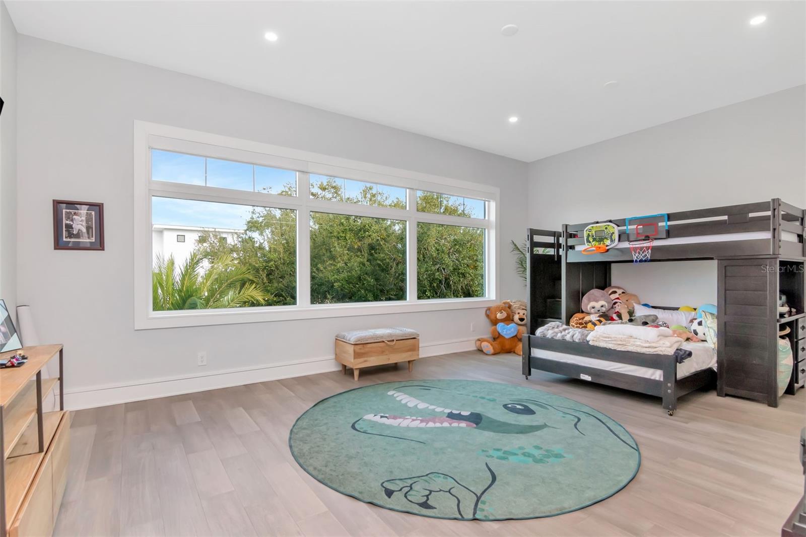 Image 23 of 42 For 4936 San Rafael Street