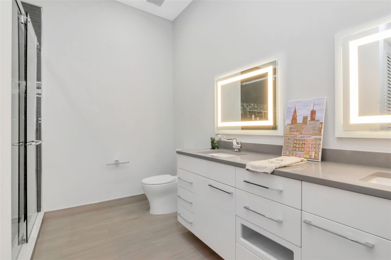 Image 24 of 42 For 4936 San Rafael Street