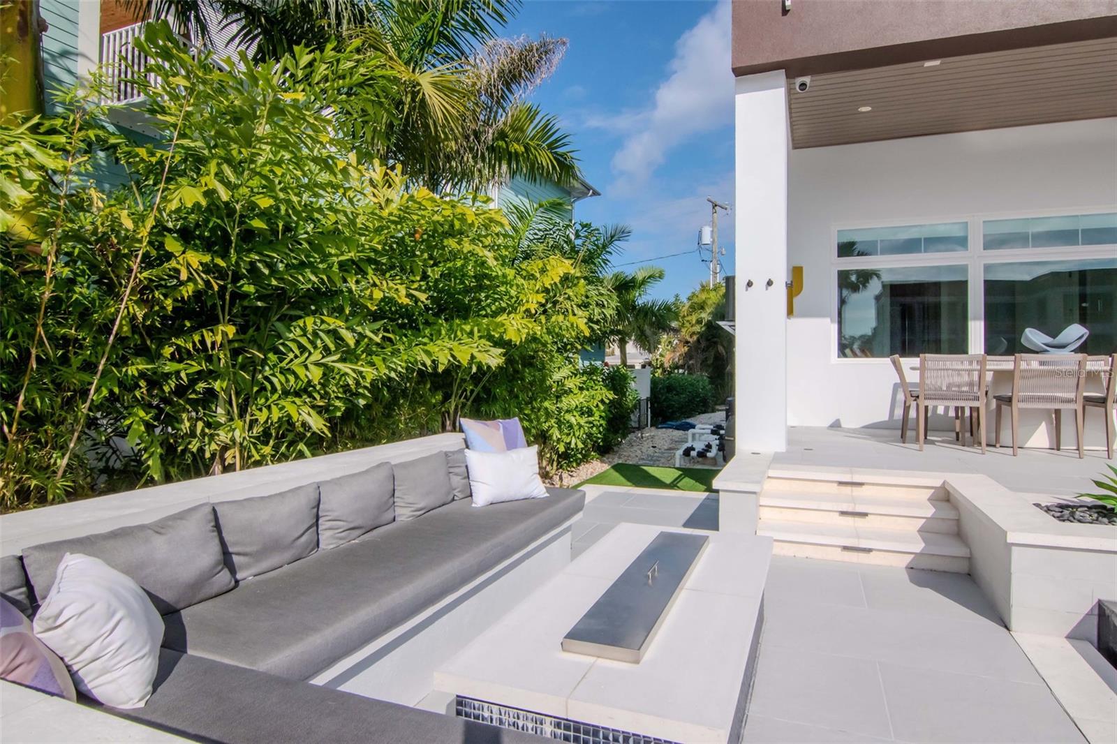 Image 38 of 42 For 4936 San Rafael Street