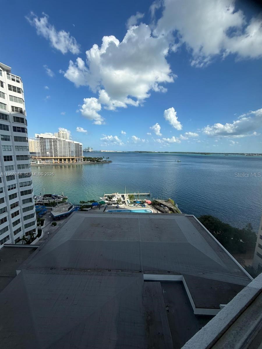 Image 20 of 36 For 999 Brickell Bay Drive 1202