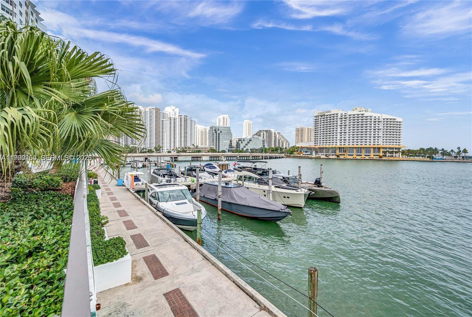 Image 33 of 36 For 999 Brickell Bay Drive 1202