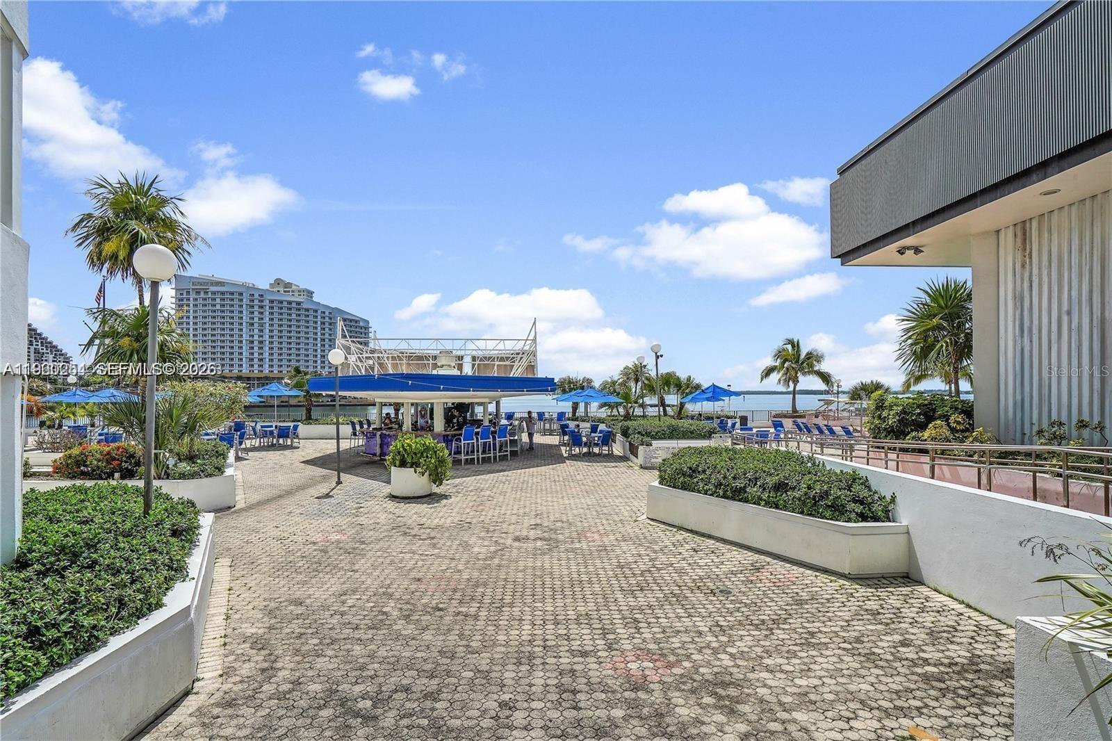 Image 35 of 36 For 999 Brickell Bay Drive 1202