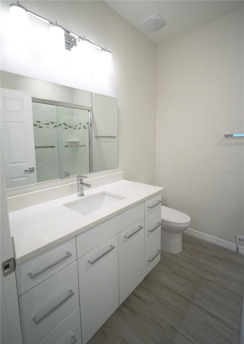 Image 11 of 16 For 4102 Thatcher Avenue A