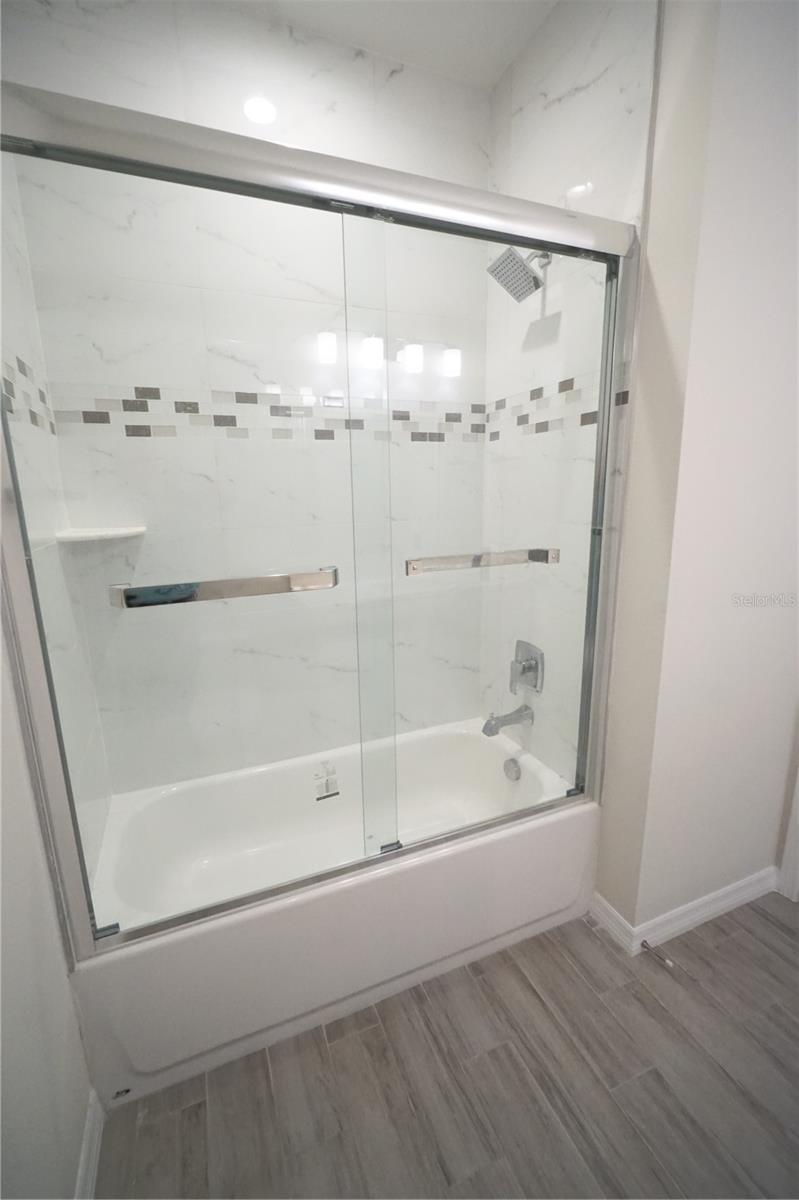 Image 16 of 16 For 4102 Thatcher Avenue A