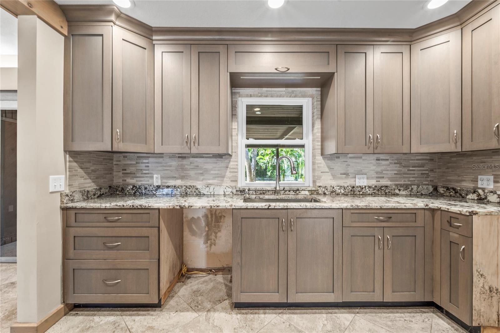 Image 23 of 73 For 3110 De Bazan Avenue