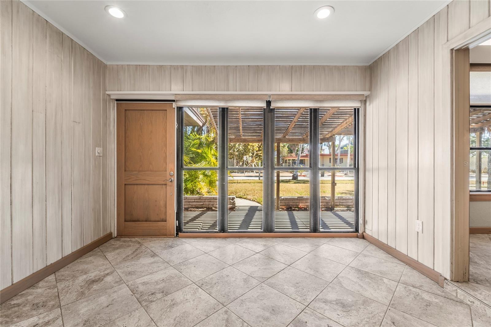 Image 27 of 73 For 3110 De Bazan Avenue