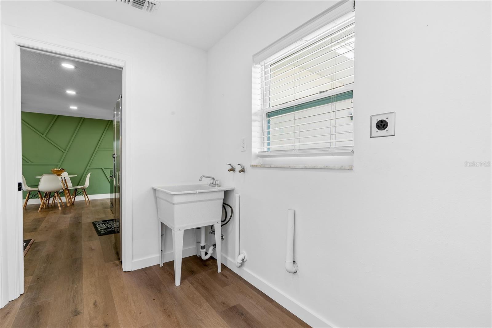 Image 23 of 43 For 1480 Fairfield Drive