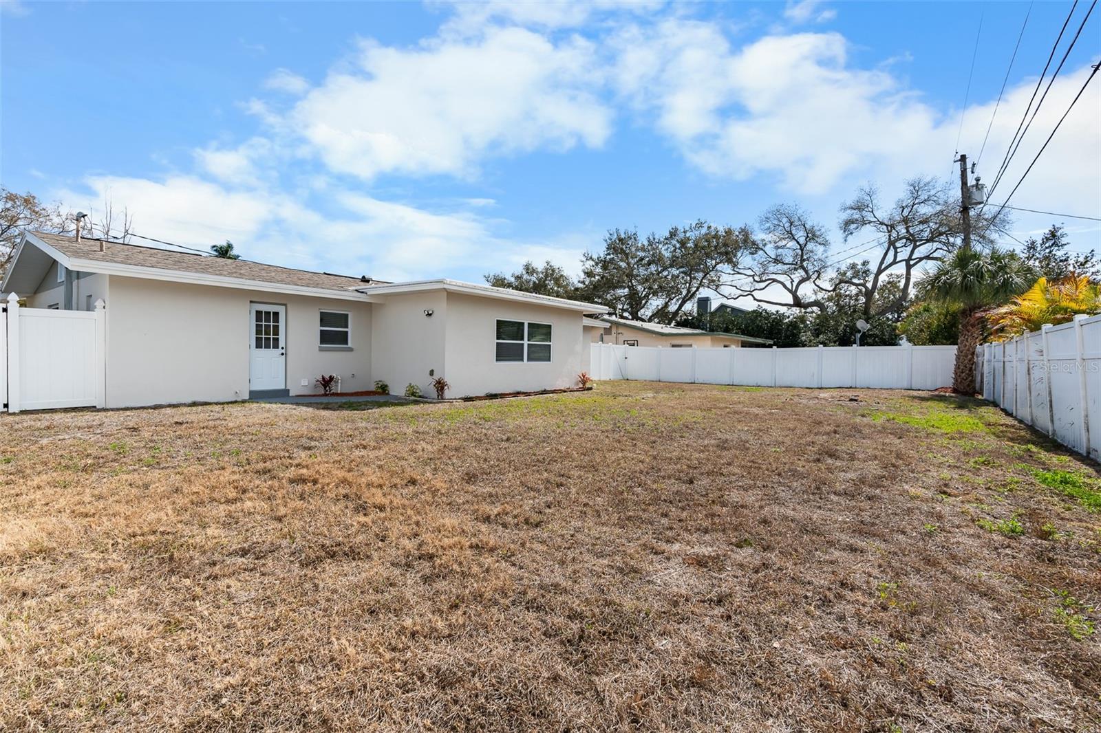 Image 34 of 43 For 1480 Fairfield Drive