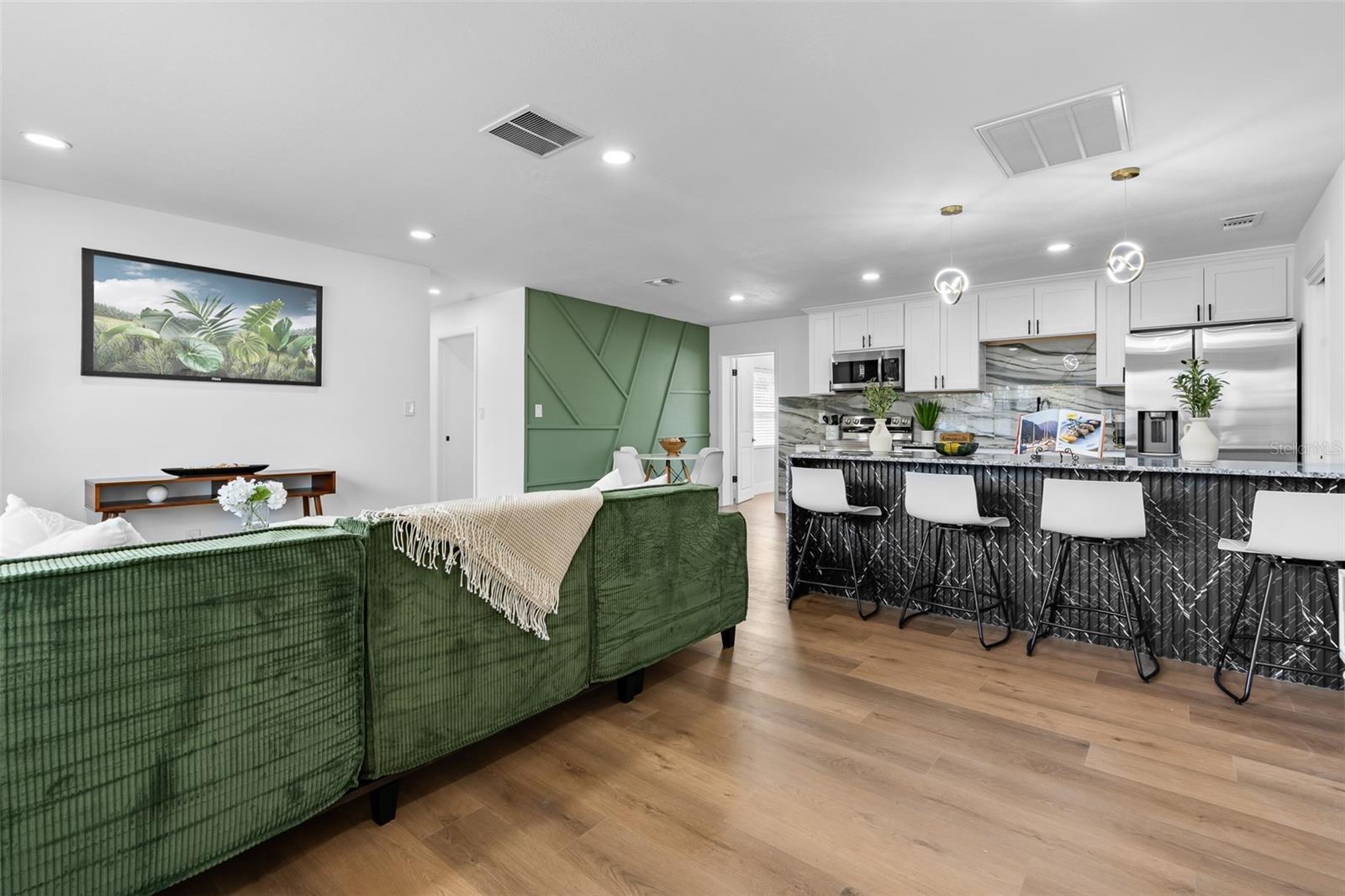 Image 4 of 43 For 1480 Fairfield Drive