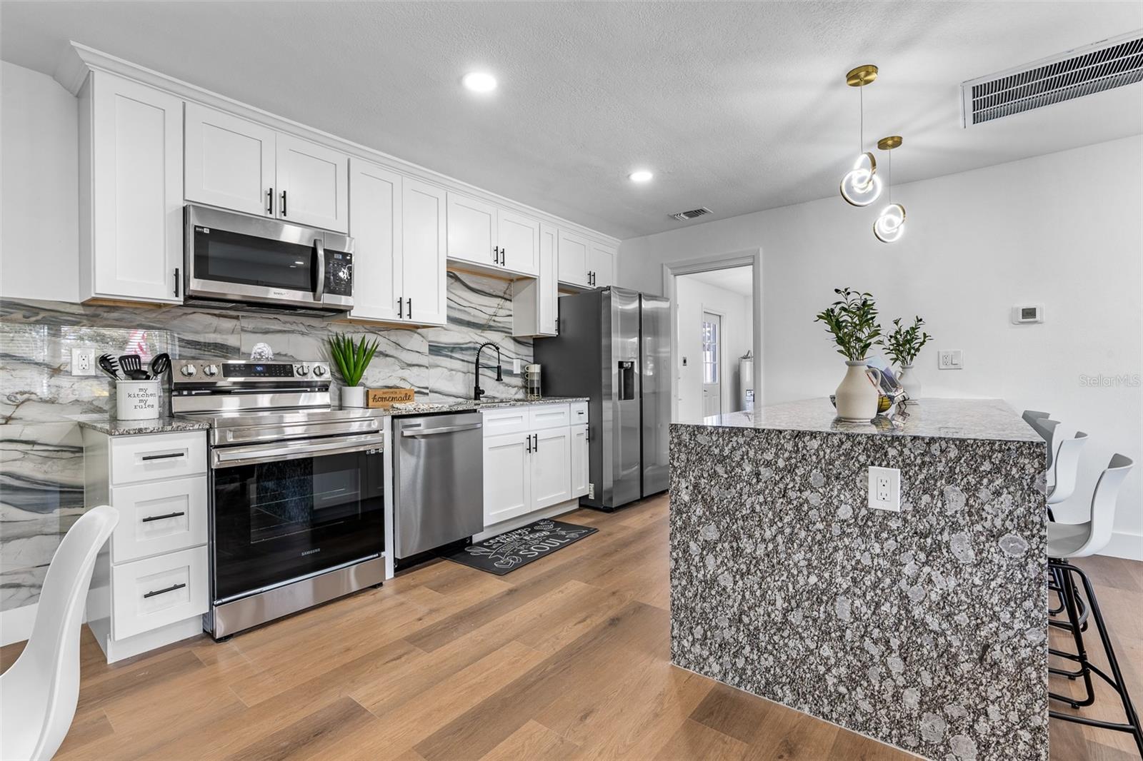 Image 6 of 43 For 1480 Fairfield Drive