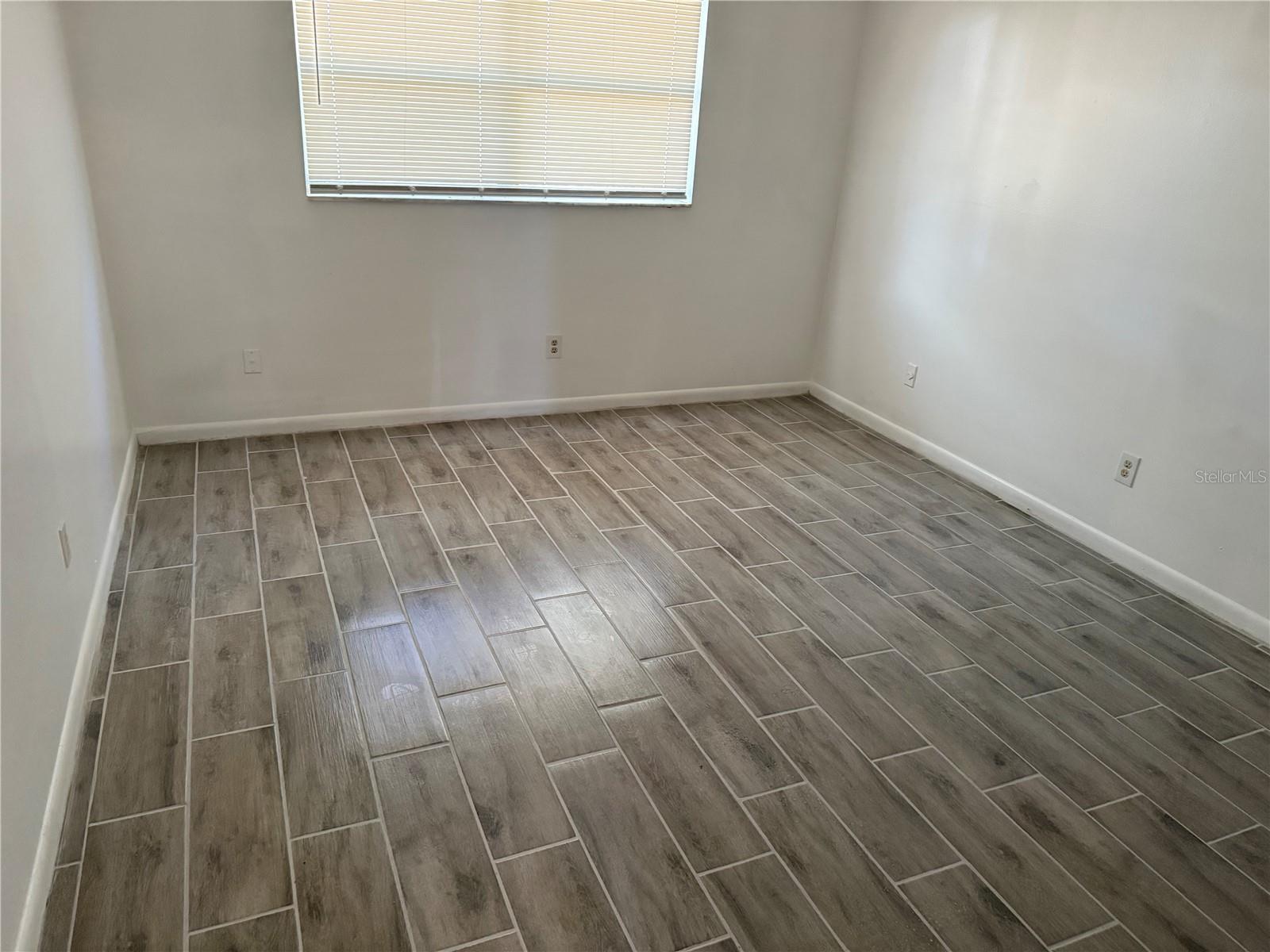 Image 7 of 8 For 7189 Balboa Drive 7189