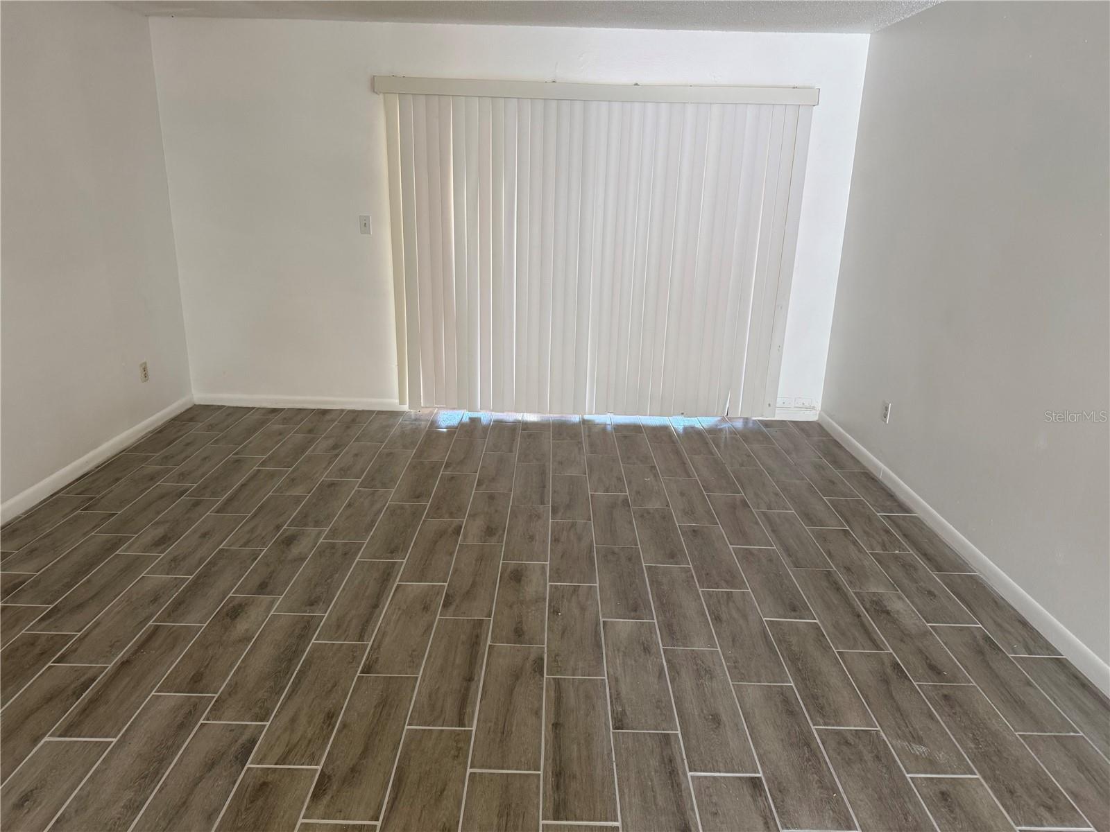 Image 8 of 8 For 7189 Balboa Drive 7189