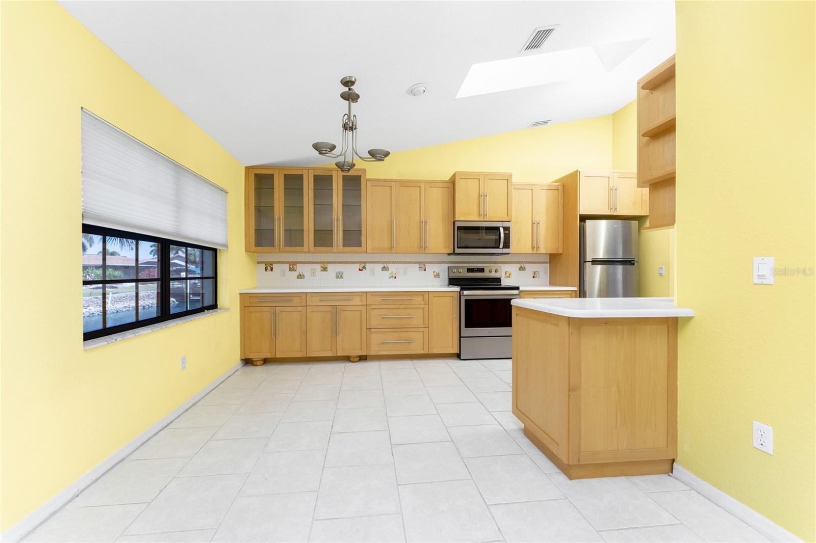 Image 10 of 32 For 302 Singapore Rd