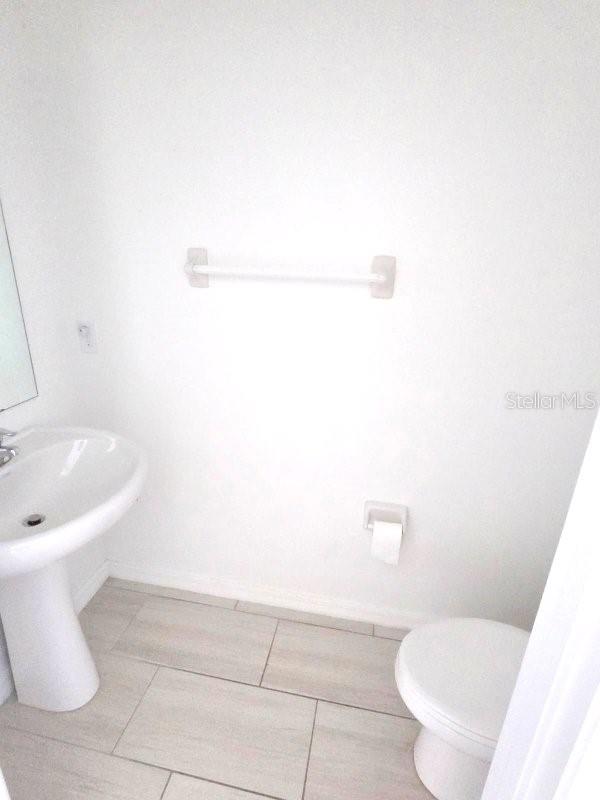 Image 10 of 12 For 2554 Leonia Lane